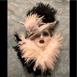 Very Unique Creations Lady mask